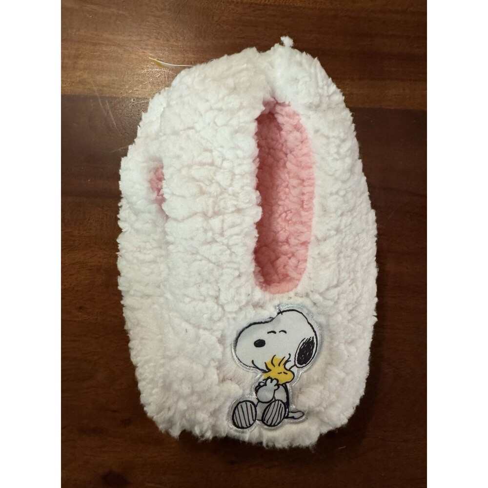 Snoopy Peanuts Mushies Ladies Slipper Socks White Pink Fuzzy Sherpa NWT OSFM